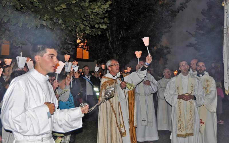 Procession aux flambeaux et animation liturgique