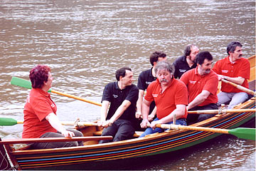 Le groupe des 7 gardons en bateau