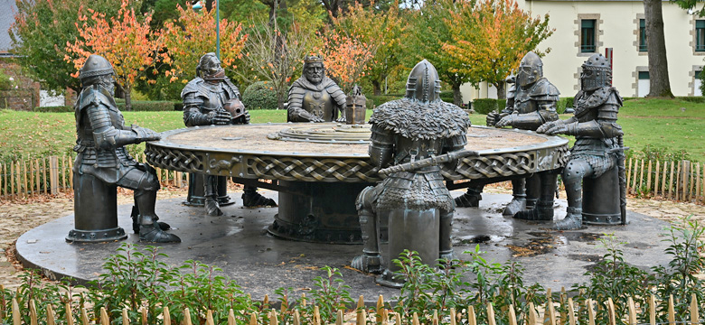 Les chevaliers de la table ronde à Néant sur Yvel le 30 octobre 2025. Photo : Jean-Charles Caillard