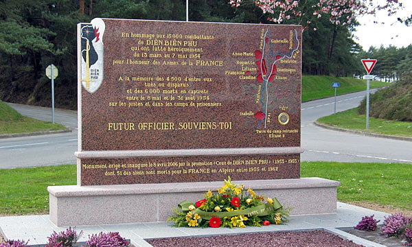 Monument situé sur le rond-point Nord-Ouest des peignes