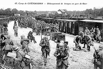 Débarquement des troupes en gare de Guer
